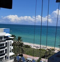 Building Photo - 6061 Collins Ave