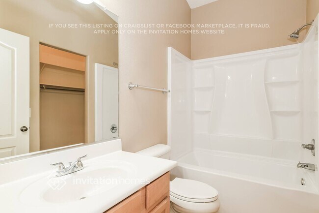 Building Photo - 423 W Corriente Ct