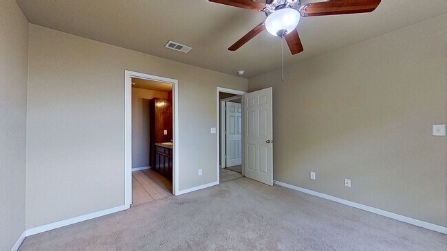 Building Photo - NO JUNE RENT + $1,395 RENT DUPLEX IN HARKER HEIGHTS!