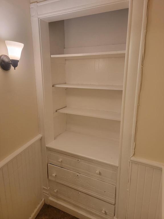 Building Photo - 294 Guy Park Ave