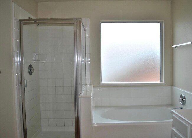 Building Photo - 19438 Juniper Vale Cir