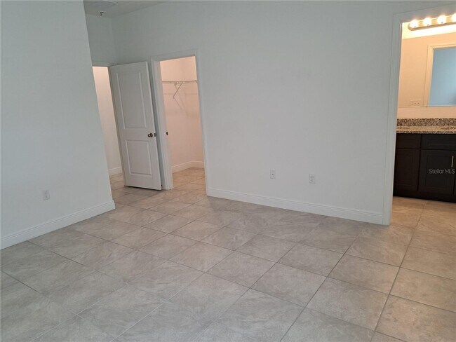 Building Photo - 16558 SW 30th Ter Rd