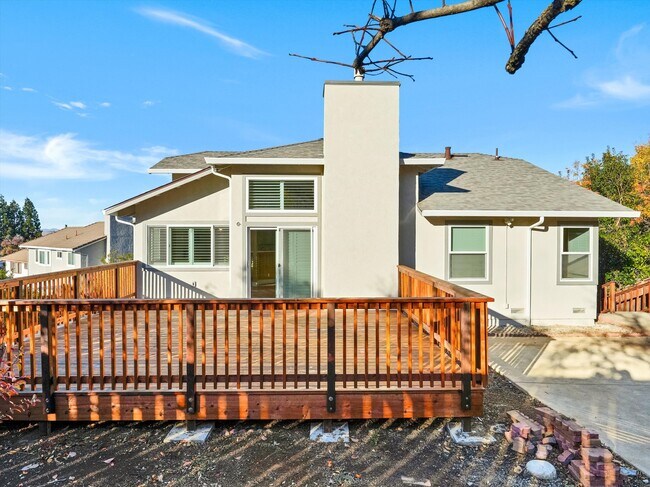 Building Photo - 1101 Rock Creek Way