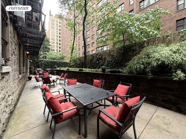 Building Photo - 424 E 57th St