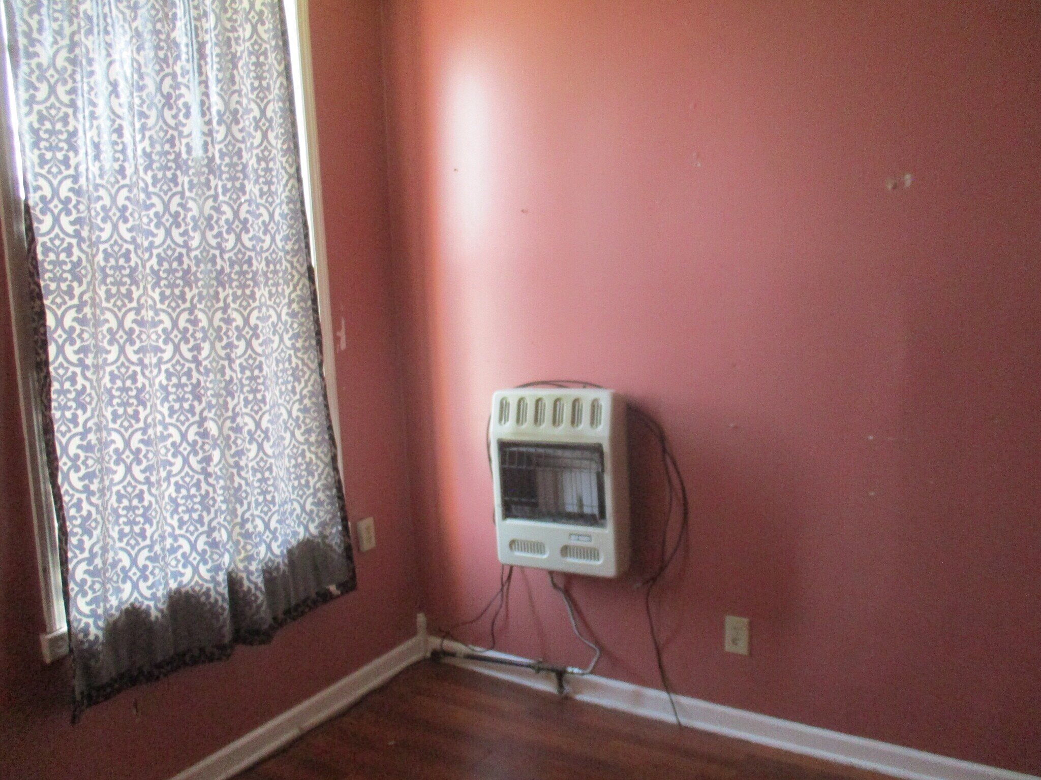 Building Photo - 43 E Main St