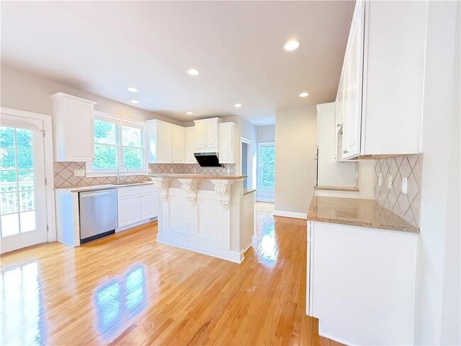 Building Photo - 3500 Millwater Crossing NE