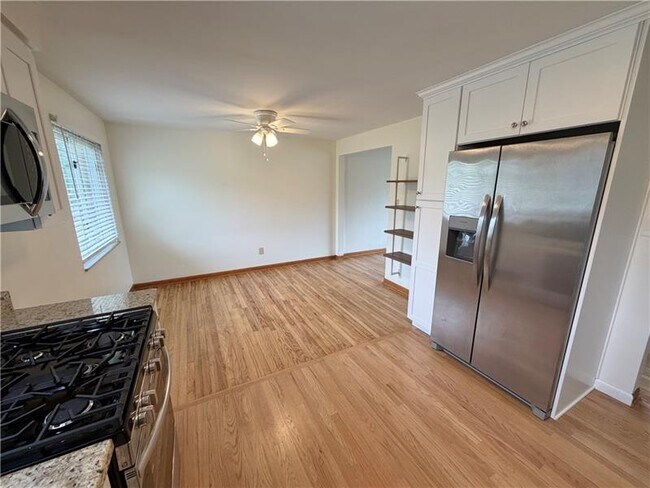 Building Photo - 314 N Highland Ave