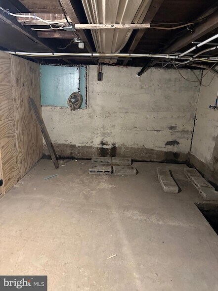 Building Photo - 15 Myers Rd