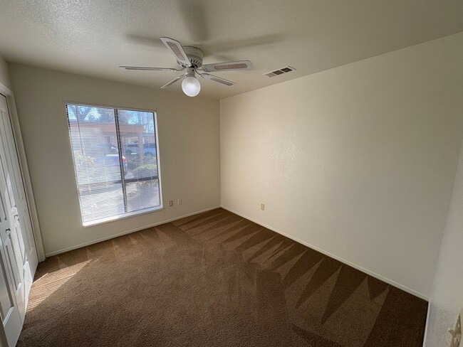 Building Photo - NW Condo coming soon!