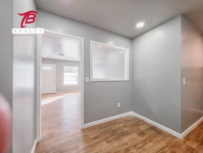 Building Photo - 7101 NW 20th St