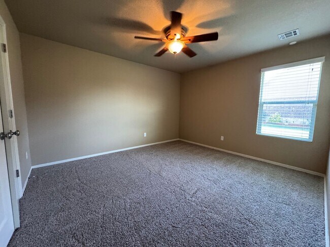 Building Photo - Bixby 3 car garage, great lot!