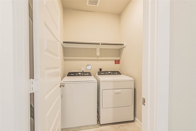 Building Photo - 4109 Fig Grv St