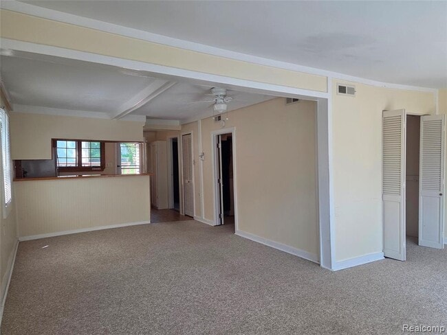 Building Photo - 6316 Oakdale Dr