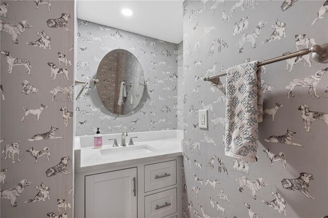 Building Photo - 2373 Virginia Pl NE