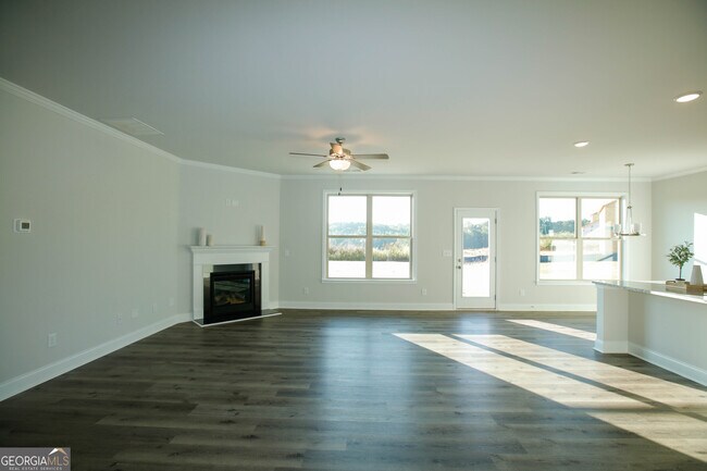Building Photo - 452 Hellen Vly Dr