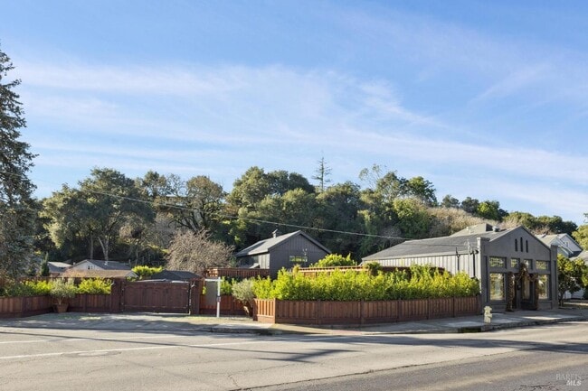 Building Photo - 307 Bodega Ave