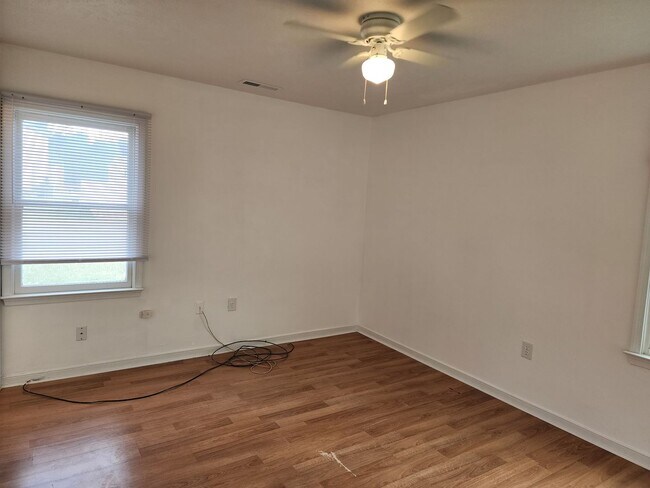Building Photo - 5506 Dendron Dr