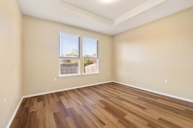 Building Photo - Glowing 3 Bedroom, 2 Bath Home Near Walter...