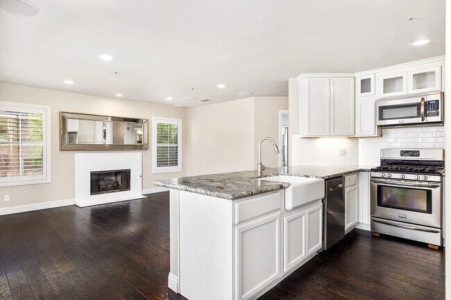 Building Photo - 1323 Greenway Rise