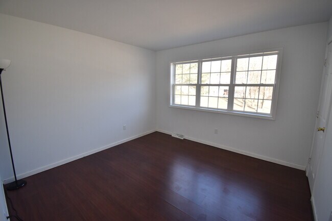 Building Photo - 89 Damascus Dr