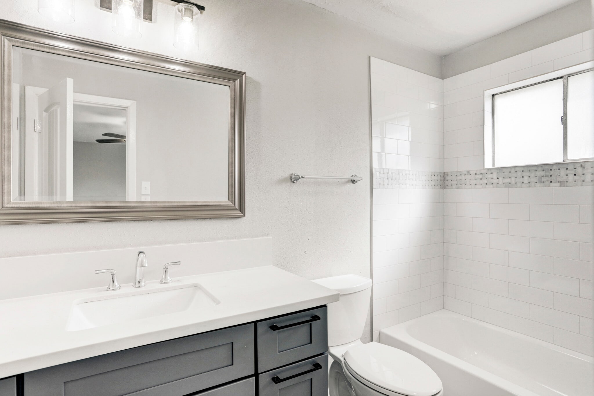 Building Photo - 2071 Delphi Ln