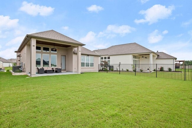 Building Photo - 525 Faith Dr