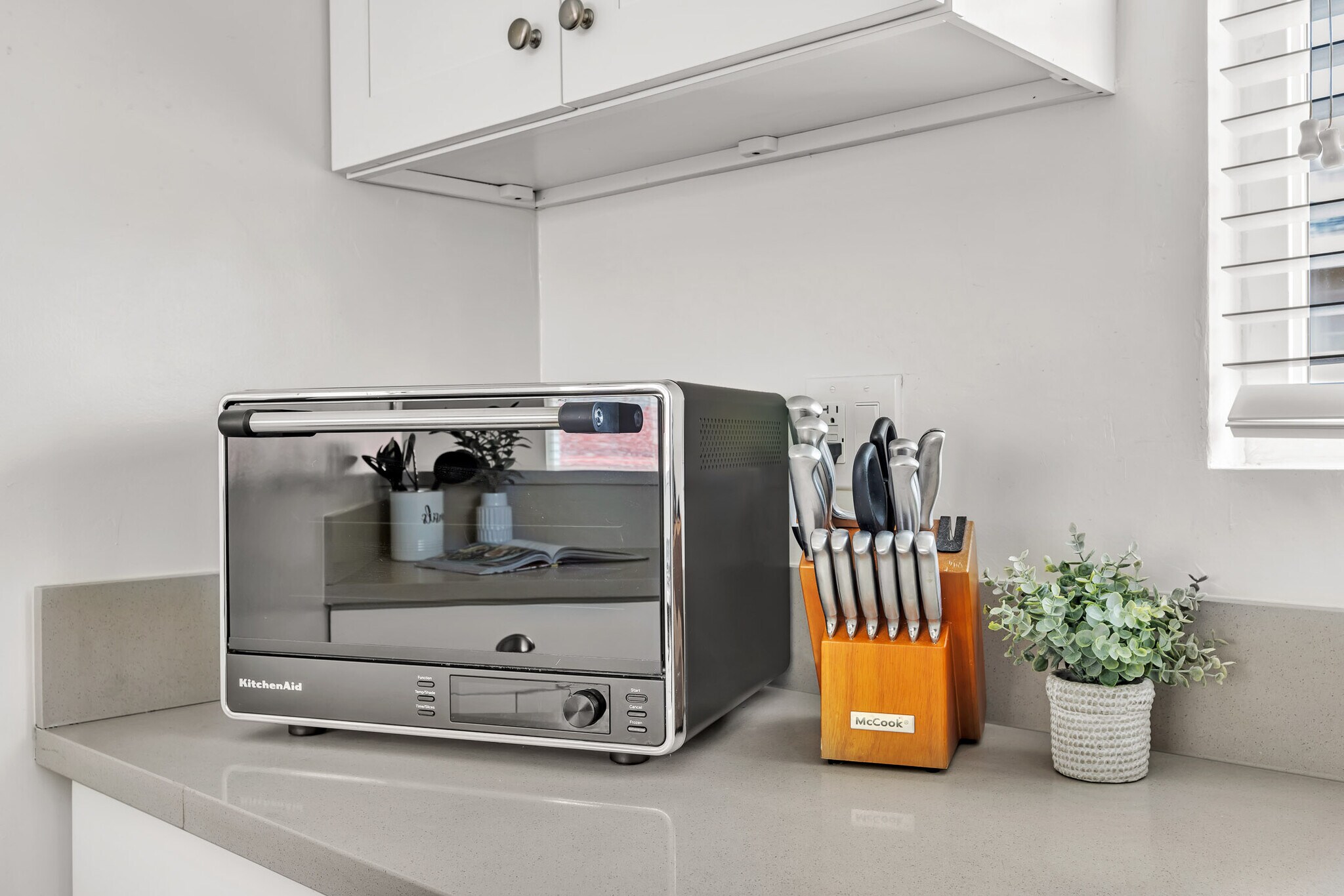 Building Photo - 15006 Burin Ave