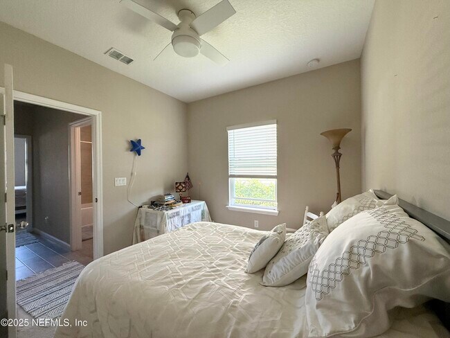 Building Photo - 141 Ren Wy