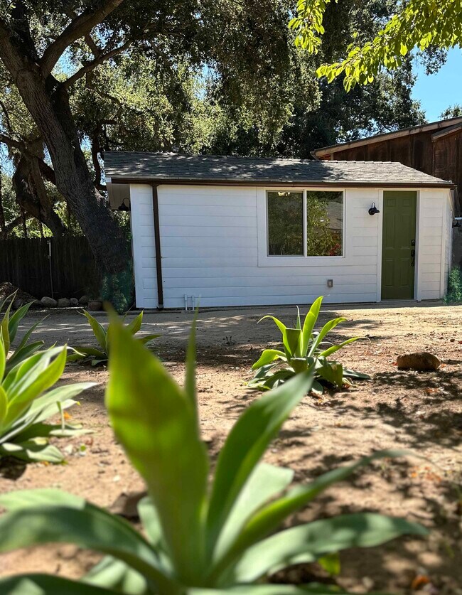 Building Photo - 119 S Alvarado St