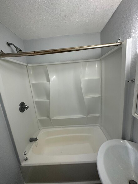 Building Photo - 1611 W 34th St