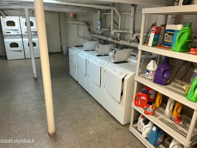 Building Photo - 100 3rd Ave