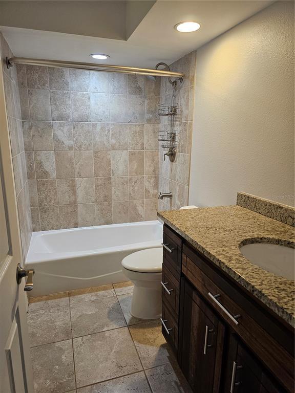 Building Photo - 417 Lake of the Woods Dr