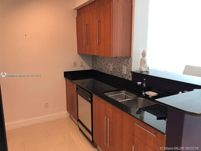Building Photo - 335 S Biscayne Blvd