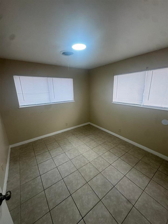 Building Photo - 3726 Bowling Ln