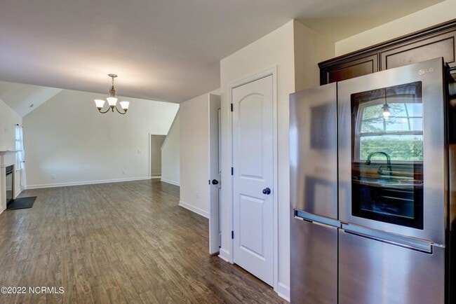 Building Photo - 109 Easton Dr