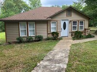 Building Photo - 3115 Parkwood Rd