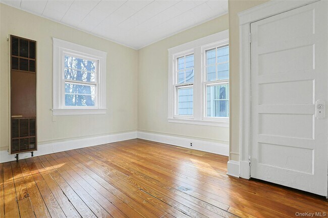 Building Photo - 105 S Broadway