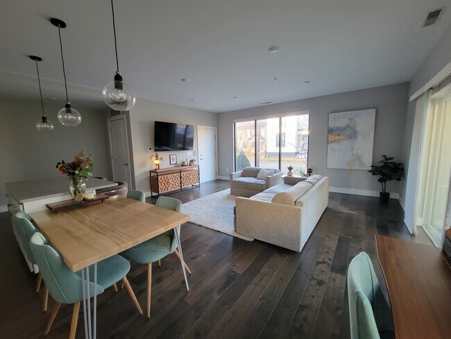 Primary Photo - 1020 Pennsylvania Ave