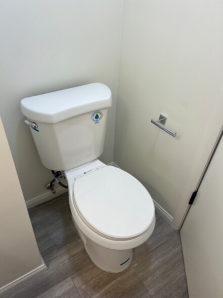 Building Photo - 125 Melody Ln