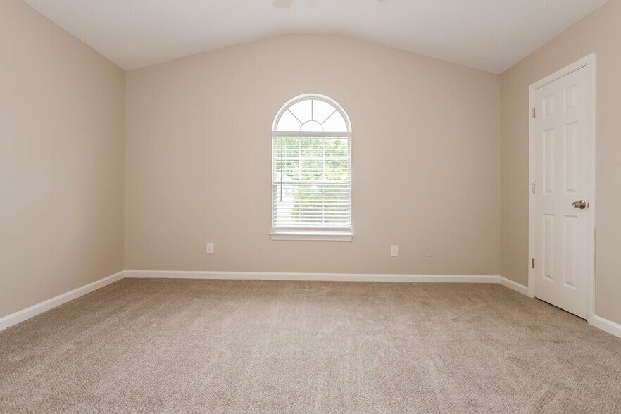 Building Photo - 317 Brookside Dr