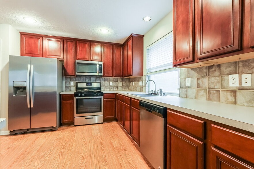 Building Photo - 27 Orchid Grove Pl