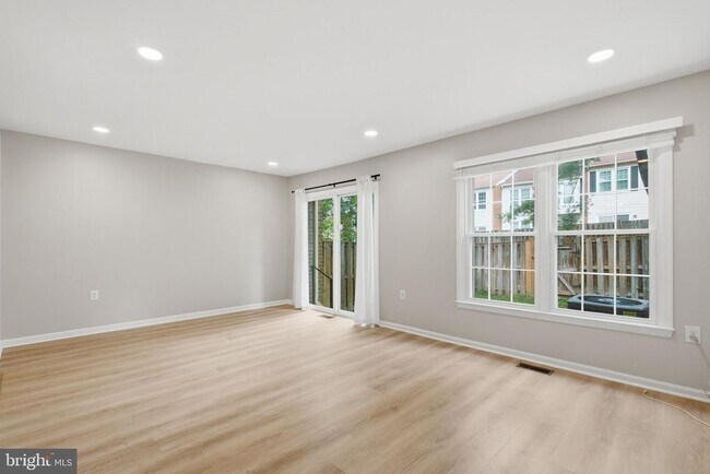 Building Photo - 12120 Stoneford Dr