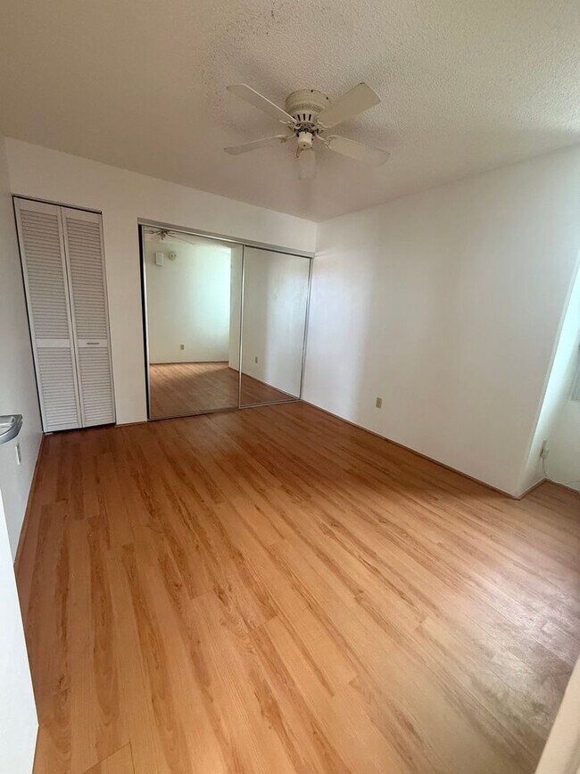 Building Photo - AC in Every Room. TWO Parking Stalls.