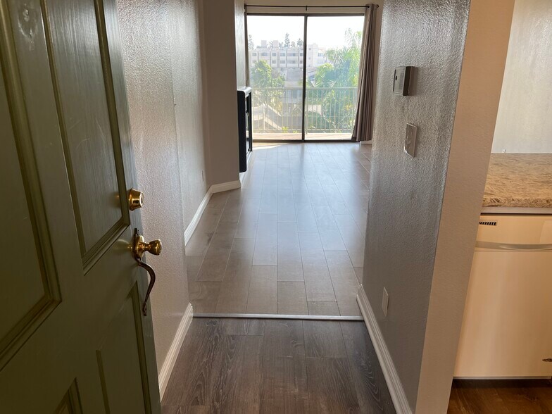 Building Photo - 555 Maine Ave