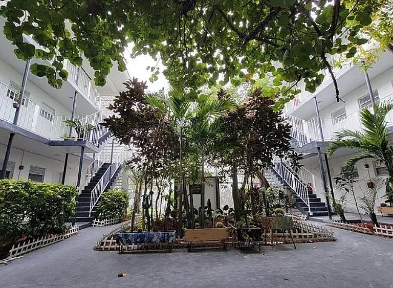 Building Photo - 1315 NE Miami Ct