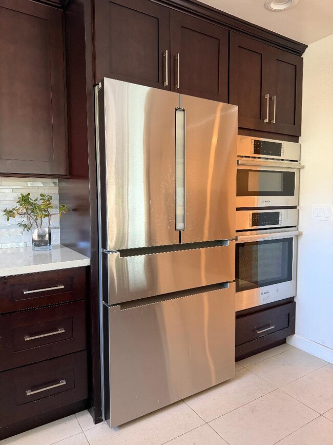 Building Photo - 3415 Isherwood Pl