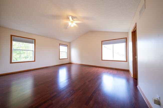 Building Photo - 10415 Ponds Way