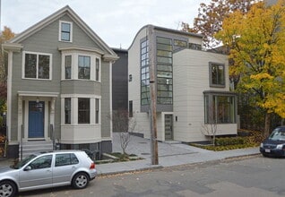 Building Photo - 136 Banks St