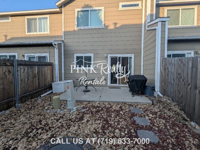 Building Photo - 870 Red Thistle View