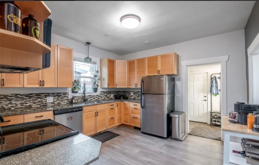 Building Photo - 5820 S Montgomery St